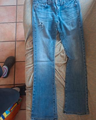 jeans con strappi