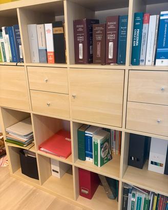 Mobile kallax ikea con cassetti e porte