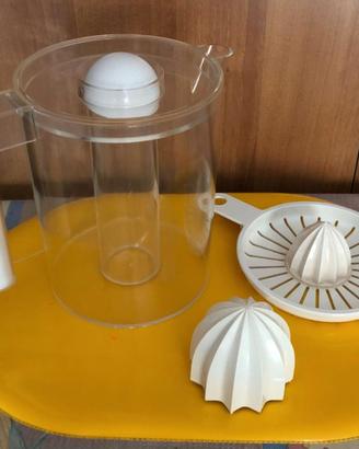 caraffa spremiagrumi con ghiaccio