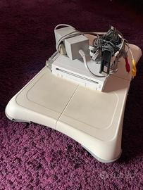 Nintendo wii + Balance Board wii fit + giochi