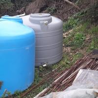 2 cisterne d'acqua di 1.000 litri