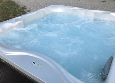 JACUZZI LODGE L VASCA IDROMASSAGGIO