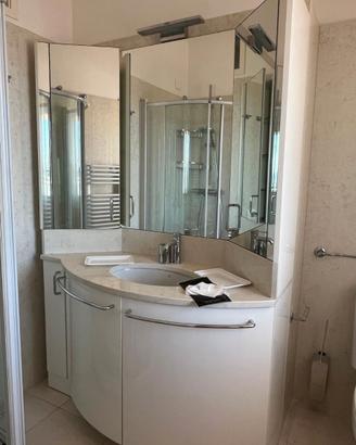 Mobile bagno completo di rubinetteria