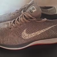 Scarpe nike grigio rosse