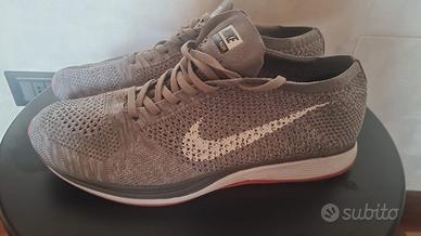 Scarpe nike grigio rosse