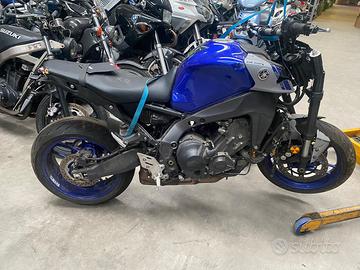 ricambi yamaha mt-09 anno 2022