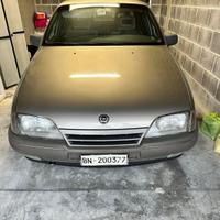 Opel omega anno 1988