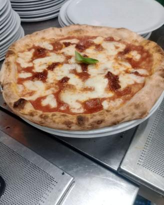 Pizzaiolo/aiuto pizzaiolo/aiuto cuoco