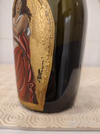 2bottiglie con con affresco firmato loirene armani