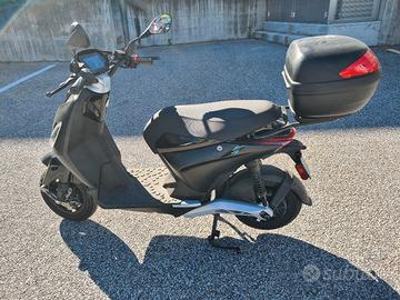 Scooter elettrico Piaggio P1 45 km/h