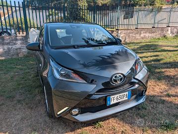Toyota Aygo 1.0 VVT-i 69 CV 5 porte x-play MMT