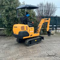 E219 Escavatore Komatsu 15 q PC05