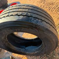G15 - Gomme per camion di varie misure