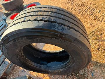 G15 - Gomme per camion di varie misure