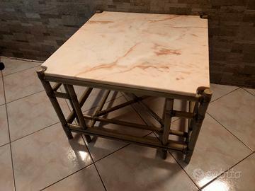 Tavolo basso in bambù con pietra marmo .