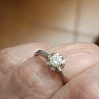 Anello vintage in oro bianco con solitario 