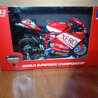 Ducati 999 F05 SBK - 1/12 NewRay 