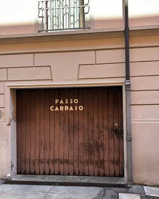 Posto moto coperto via san vitale
