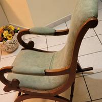 Sedia a dondolo legno e tessuto