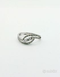 Anello oro 18 kt e diamanti naturali