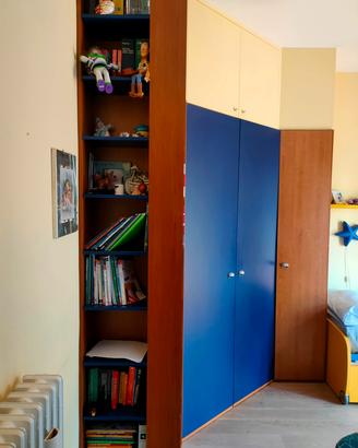 Cameretta bambino con cabina armadio 