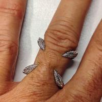 anello artigli con strass 