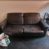 divano letto in pelle più 2 porta oggetti con ruot