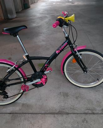 Bici da bambina con rotelle. Usata  Buono stato