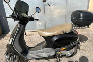 Vespa Scooter 50