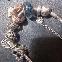  3 bracciali pandora e 20 charms 