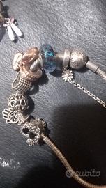  3 bracciali pandora e 20 charms 