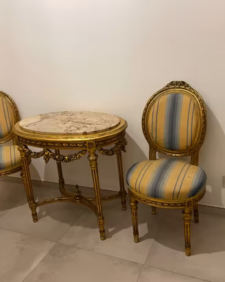 Si vende consolle tavolino e sedie primo novecento