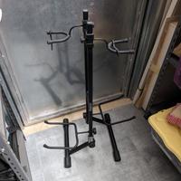 Supporto stand per chitarra o basso Bespeco