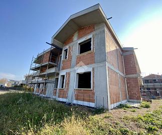 4 LOCALI A ISOLA VICENTINA