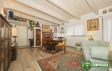 ELEGANTE BILOCALE CON DOPPIO BALCONE!!!
