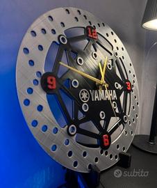 lampada e orologio 