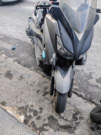 Yamaha XMAX 400