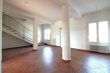 Villa di 192 m² con 5 locali e box auto a Anzola d