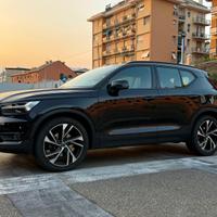 VOLVO XC40 D4 190 cv R Design