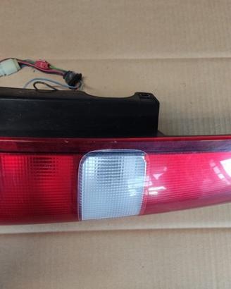 Fanale post dx sup SUZUKI JIMNY del 2005