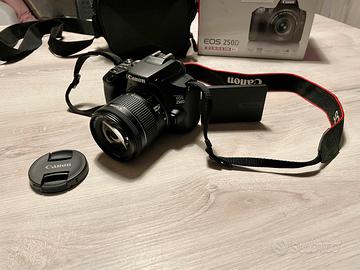 Canon EOS 250D + Obiettivo 18-55mm + micro SD 64GB