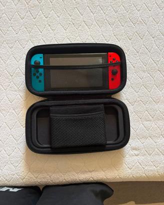 Nintendo switch + 2 giochi e custodia
