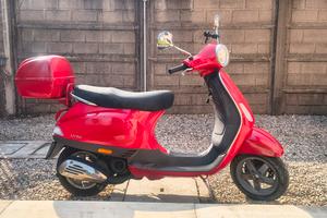 vespa lx 50 2 tempi rossa con accessori