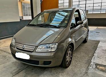 Fiat Idea 1.4 16V BlackMotion