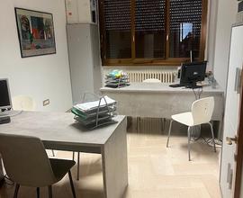 Stanza in ufficio condiviso disponibile subito