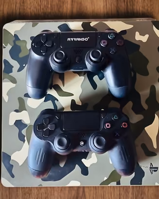 PS4 Slim 1TB Camouflage + 3 Giochi + 2 Controller