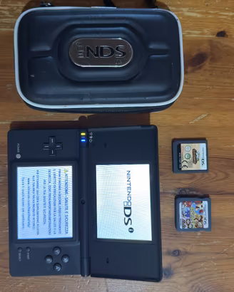 NINTENDO DSi 2005