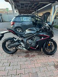 Honda CBR 650R 2024 - NO E-CLUTCH - Pari al Nuovo