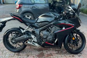 Honda CBR 650R 2024 - NO E-CLUTCH - Pari al Nuovo