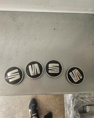 4 borchie seat 